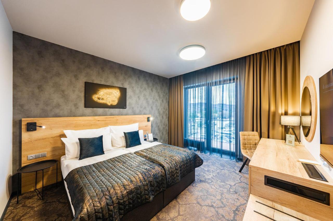 Maximus Hotel 4*