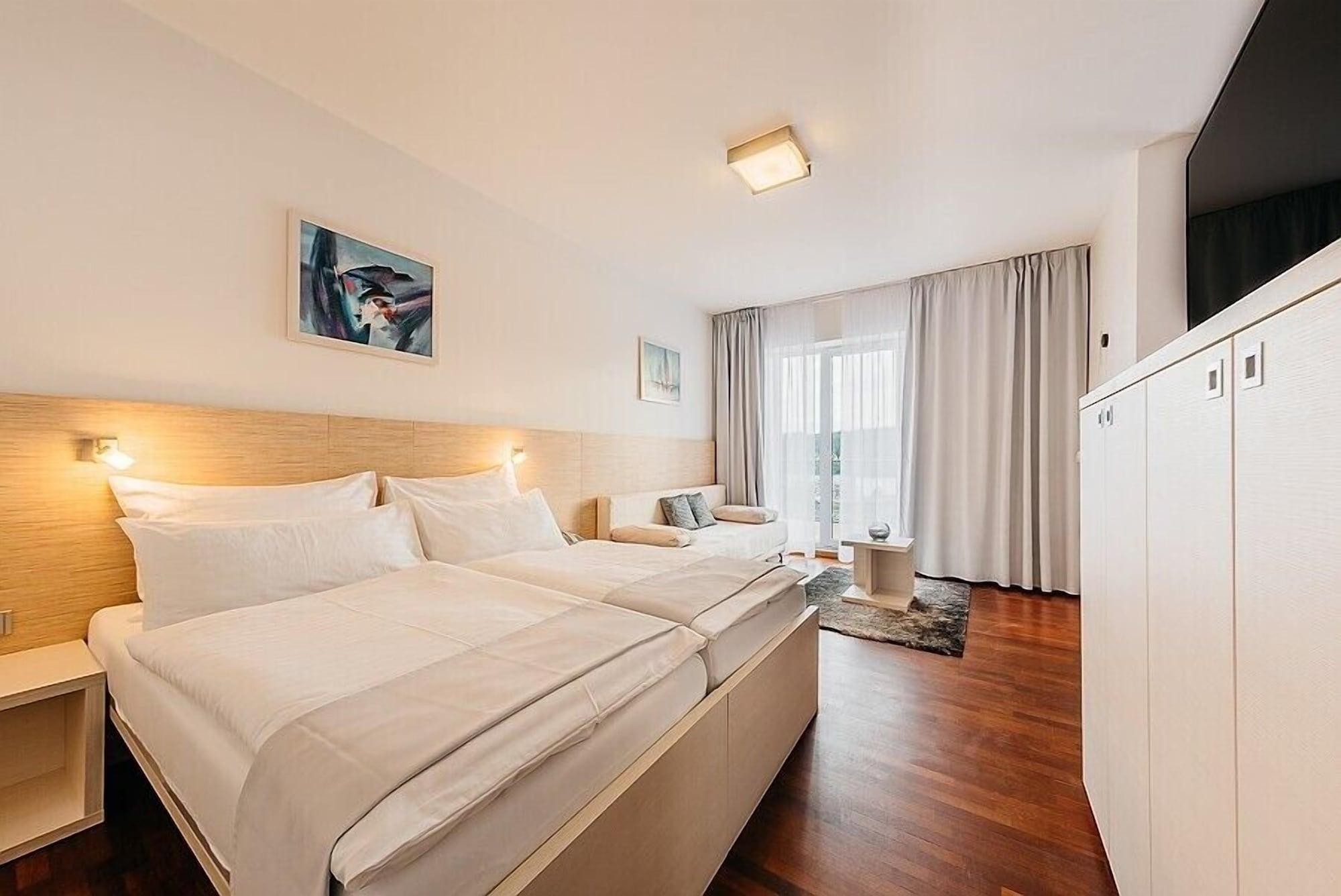 Maximus Hotel