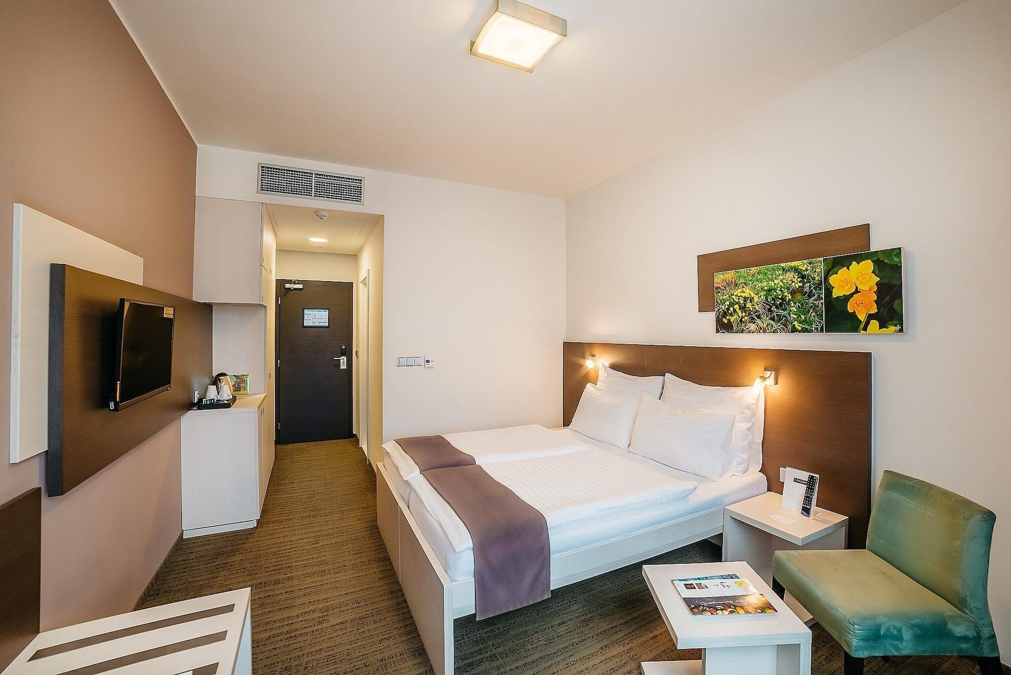 Maximus Hotel