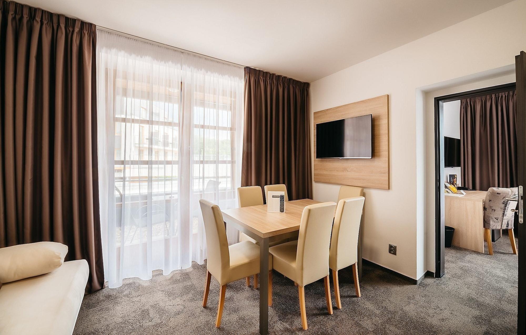 Maximus Hotel