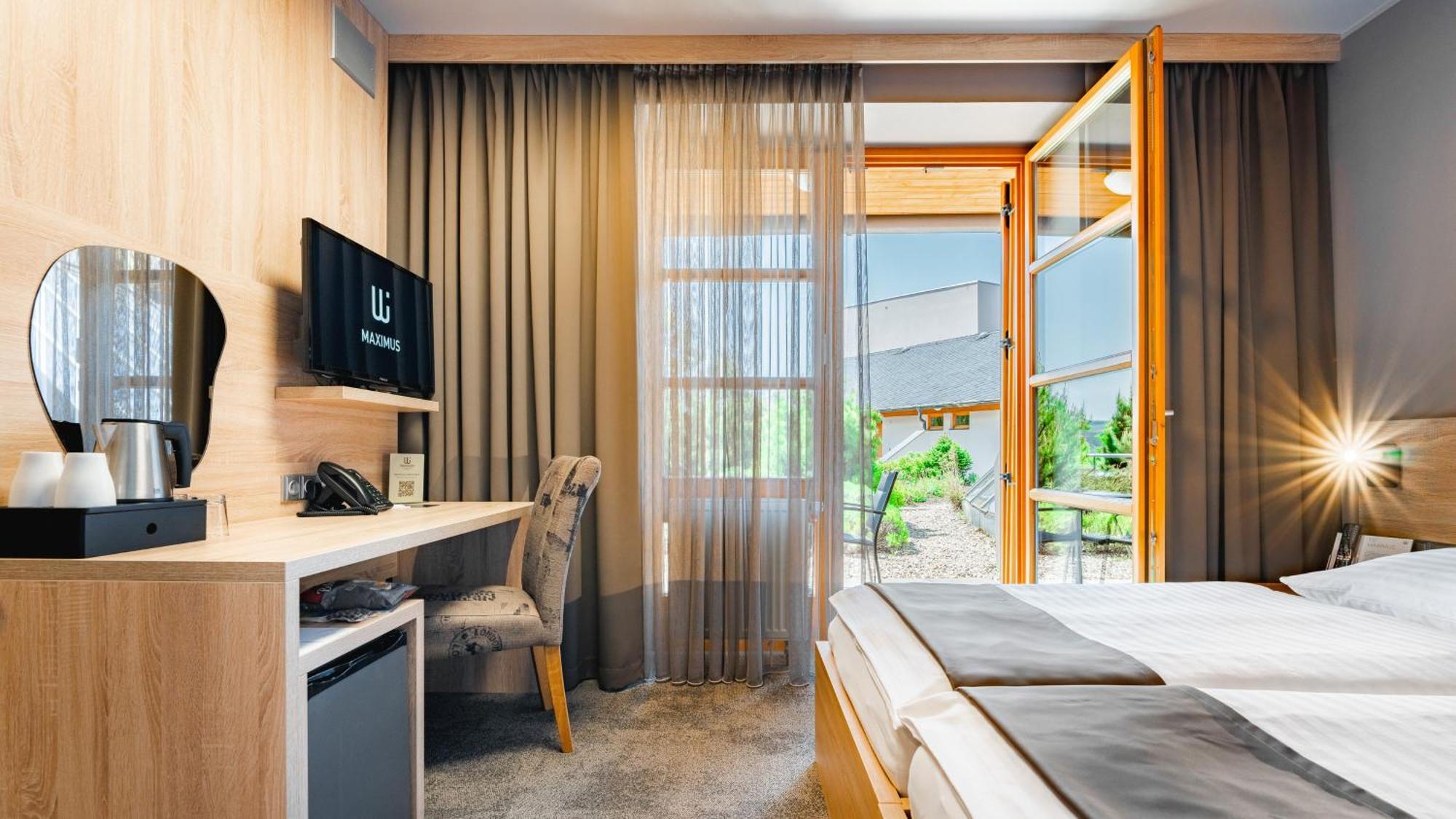 Maximus Hotel