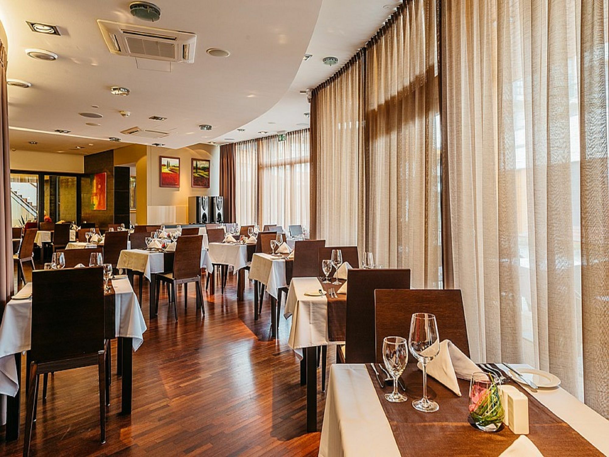 Maximus Hotel 4*